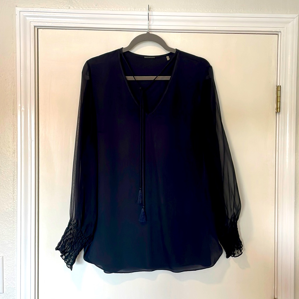 Euc Elie Tahari Navy Silk Blouse